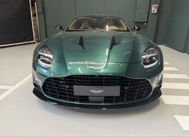 Aston Martin Vanquish Coupe 2026 1 Aston Martin Vanquish Coupe 2026 1