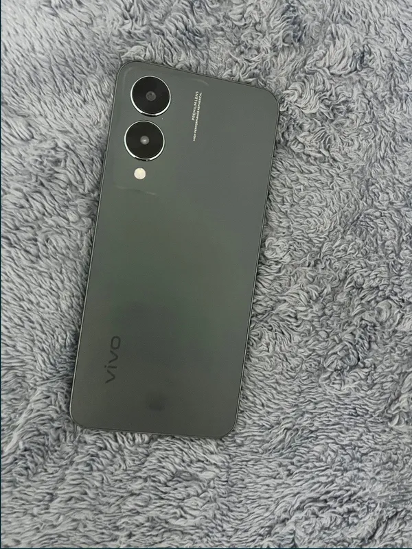 vivo Y17s