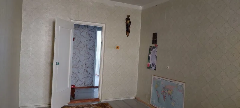 3 xonalik xonadon sotiladi polichudes bozori roparasida 7