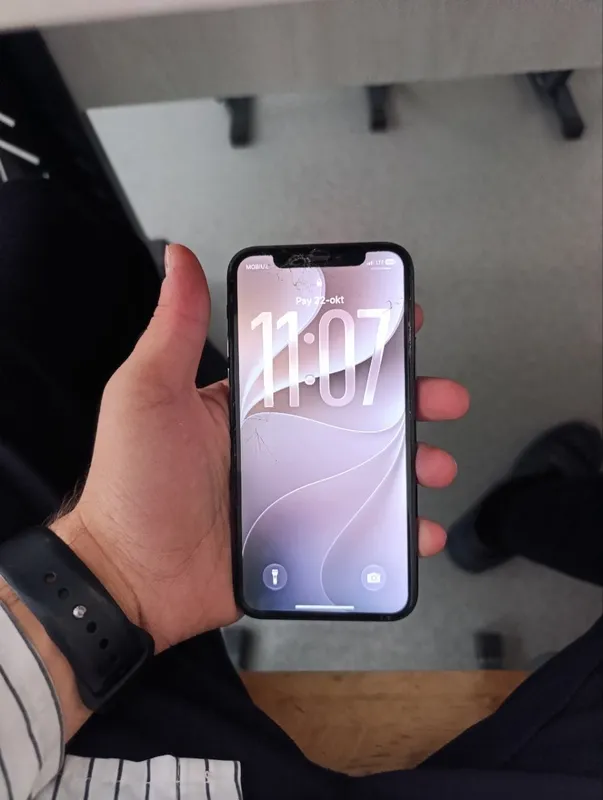 iPhone 11 Pro, 64 ГБ, аккумулятор 73%, Face ID работает 2