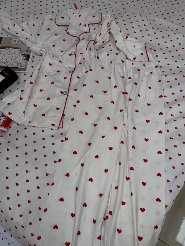 Ayollar uchun to‘liq komplekt va pijama to‘plami 1 Ayollar uchun to‘liq komplekt va pijama to‘plami 1