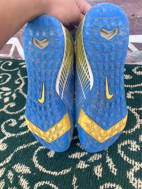 Sarakanojka 39 razmer Nike 3