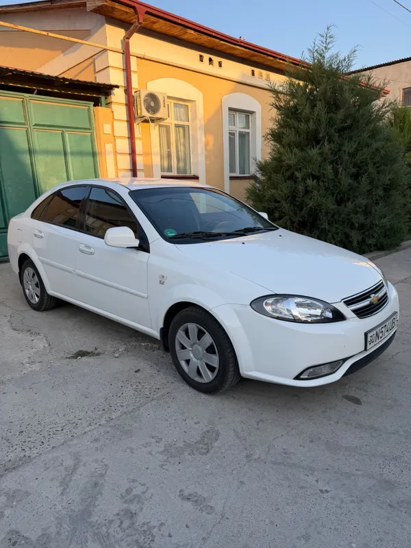 Chevrolet Jentira 3