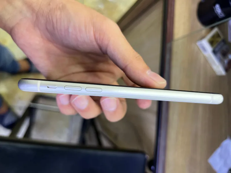 Iphone 11 White 2
