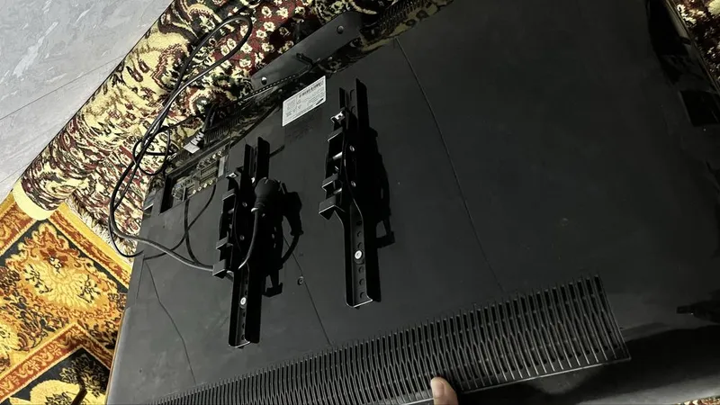 Televizor samsung ishlashi ovozi zór pulti bor faqat yangilash kerak — фото 1