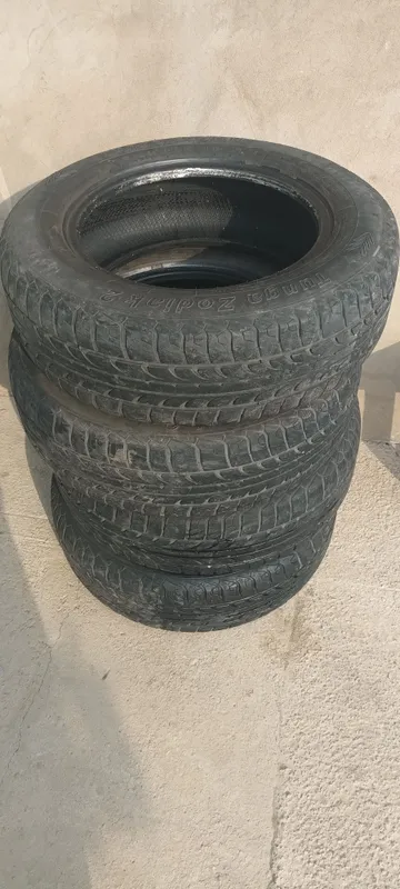 Продаю шины 195.65.R15.