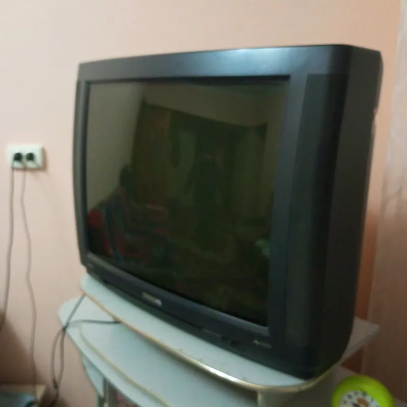 Продаётся телевизор с подставкой 2 Продаётся телевизор с подставкой 2