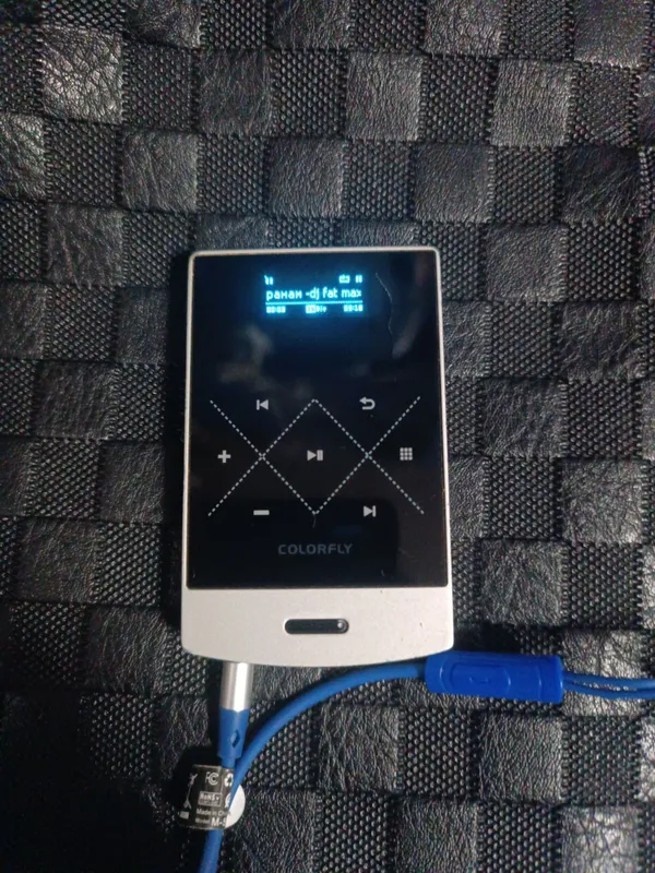 Assalom alekum Mp3 Player Sotiladi 8Gb Colorfly C3 — фото 5
