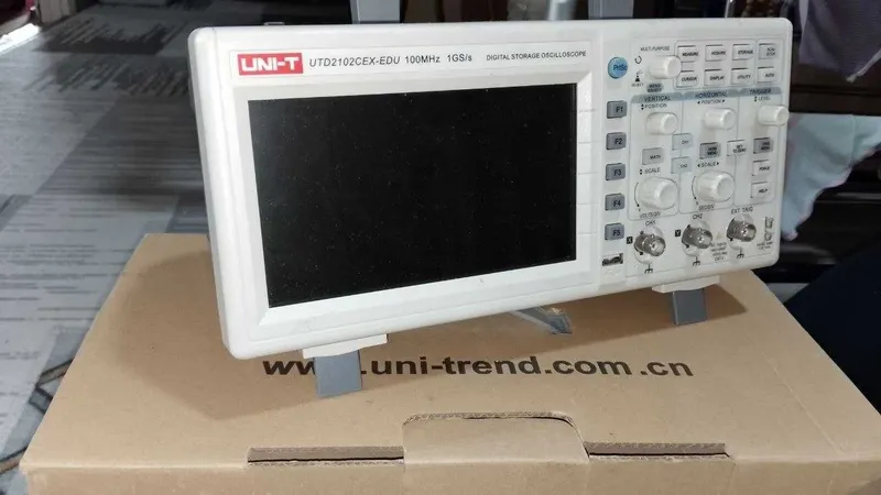 Двухканальный цифровой запоминающийся осциллограф UNI-T UTD2102CEX-EDU — фото 1