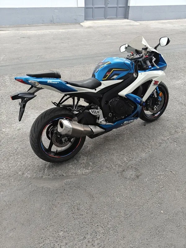 Suzuki GSX-R 600 sotiladi 2 Suzuki GSX-R 600 sotiladi 2