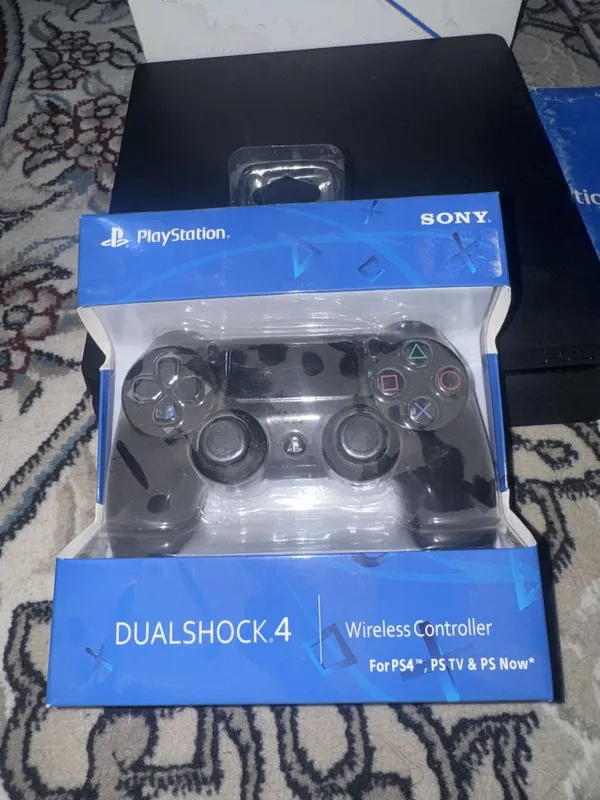 PS4 Slim 512 gb + Ps VR + 2 gamepad 4 PS4 Slim 512 gb + Ps VR + 2 gamepad 4