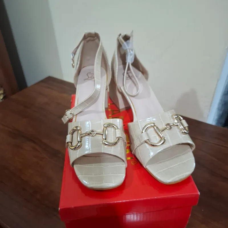 chiroyli shoeslar sotiladi 1