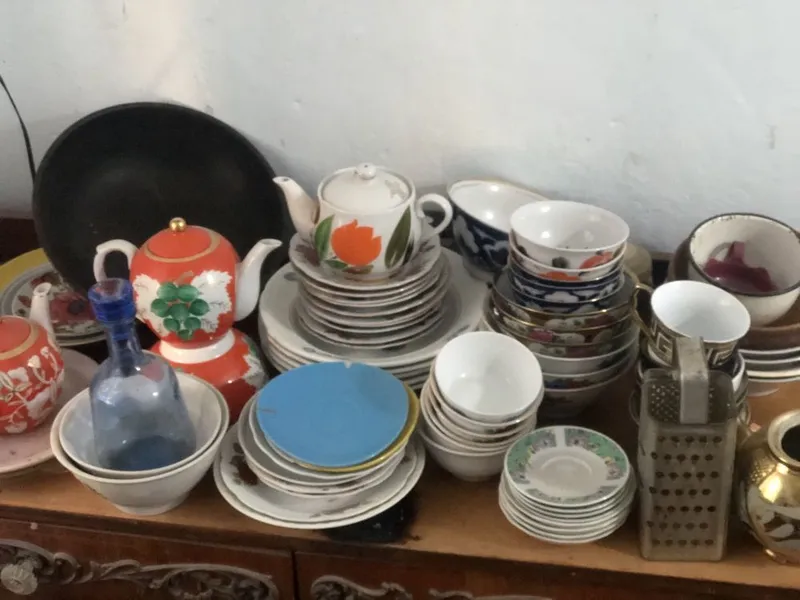 Продам посуду и тумбу — фото 2