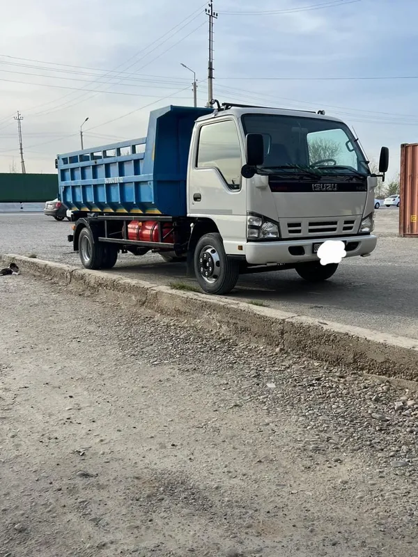 Isuzu 2022 yil ishlab chiqarilgan 1
