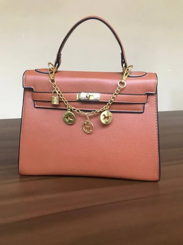 Hermès sumka 2 3 marta tutilgan, uzun remeni bor