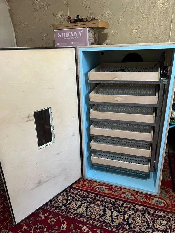 Inkubator 528 talik polniy avtomat 1