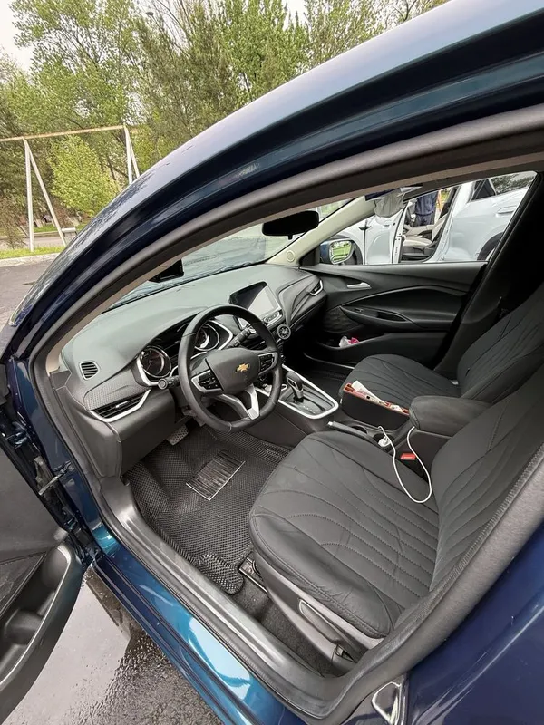 Продам свой chevrolet onix 4 позиция Ltz АКПП турбо! 4