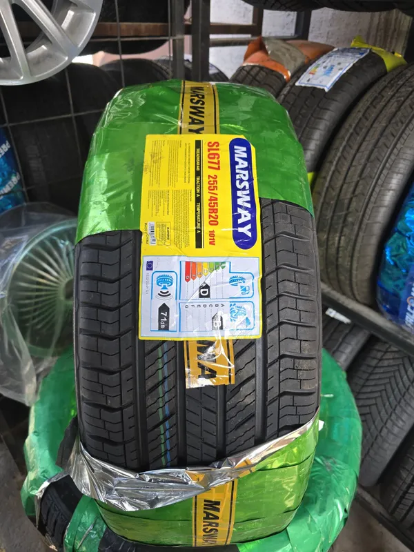Marsway 255/45/20