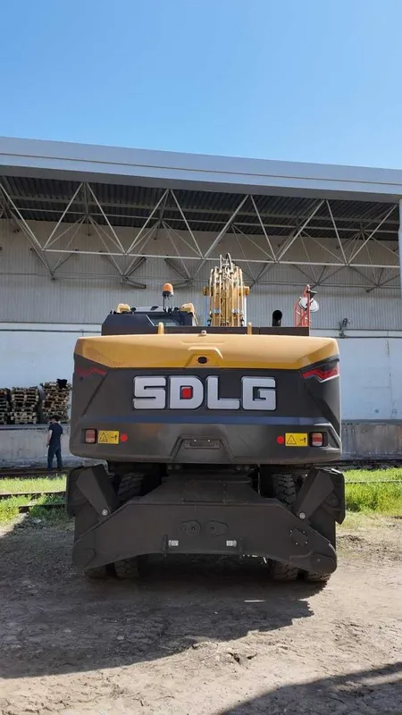 Колёсный эксковатор SDLG E7210H — фото 3