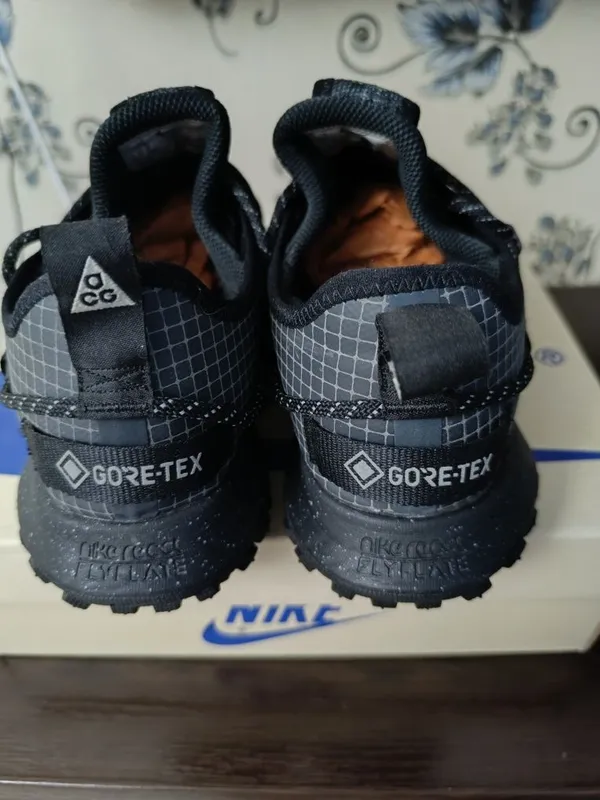 Кроссовки NIKE 44 размер 4 Кроссовки NIKE 44 размер 4