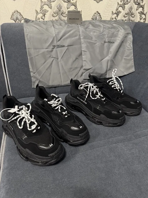 Бренд Красовки Balenciaga triple s — фото 2