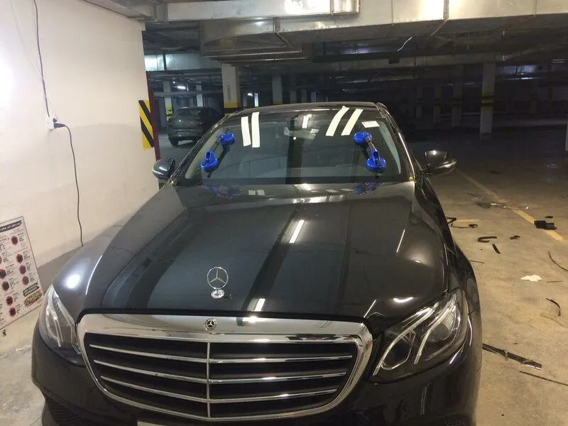 Mercedes Benz S лобовое стекло