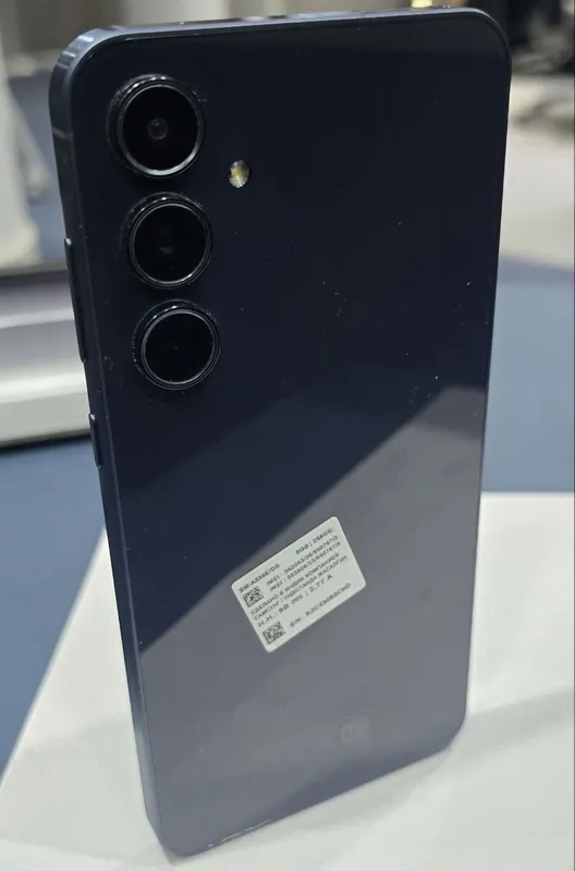 Срочно продаётся Samsung A55 256GB/8GB — фото 1