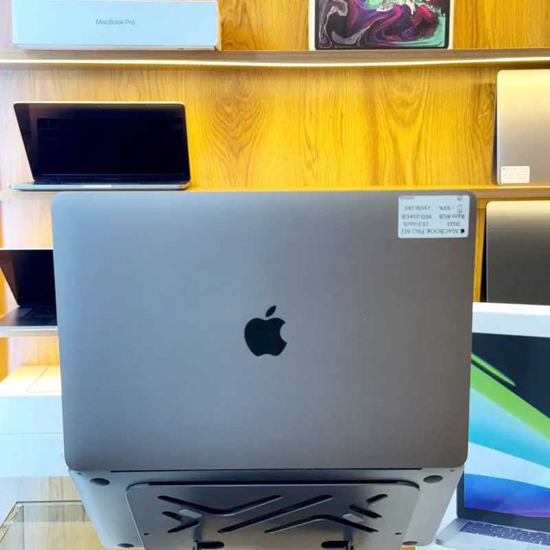 MacBook Pro M2 (2022) 2 MacBook Pro M2 (2022) 2