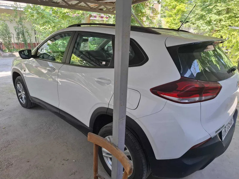 Chevrolet Tracker 2, 2023, 25000 км., Ҳолати яхши — фото 3