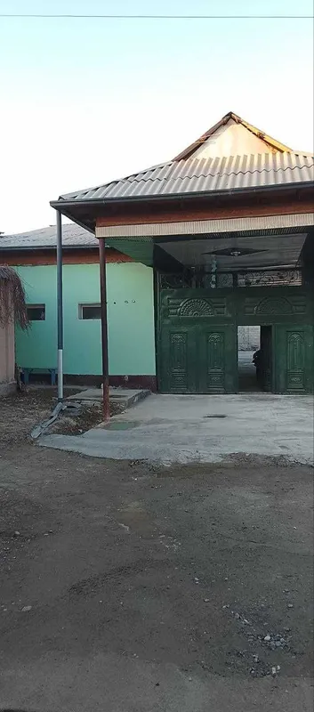 Yangibozor oldida xovlili uy sotiladi 8 Yangibozor oldida xovlili uy sotiladi 8