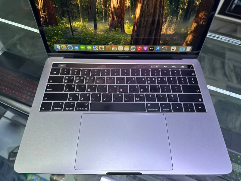 Macbook Pro (2019) 3 Macbook Pro (2019) 3