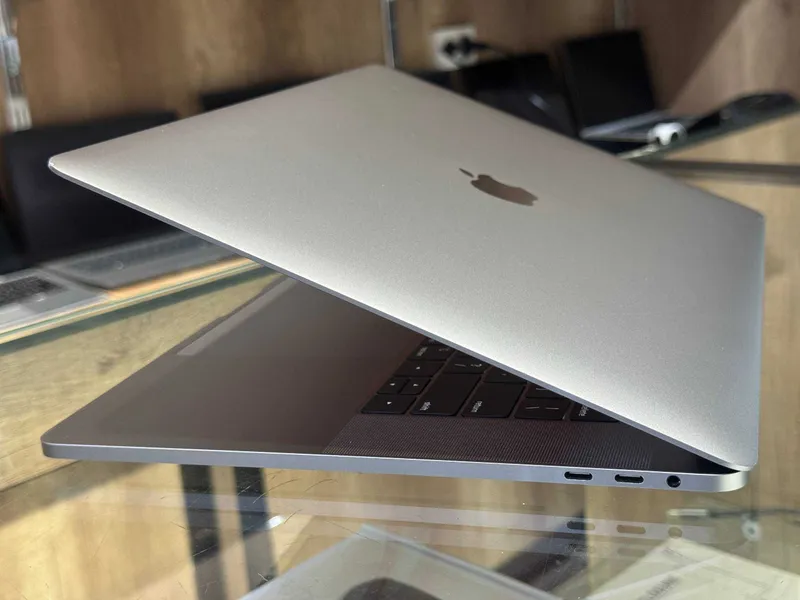 Macbook PRO 15 2019г Core i7 Radeon Pro 555X 4Gb ram 16 ssd 512 — фото 2