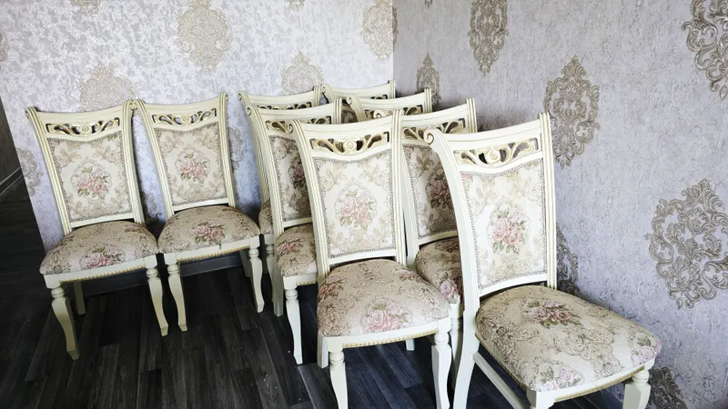 Продаётся гостиный стол и 10-стульев! — фото 1