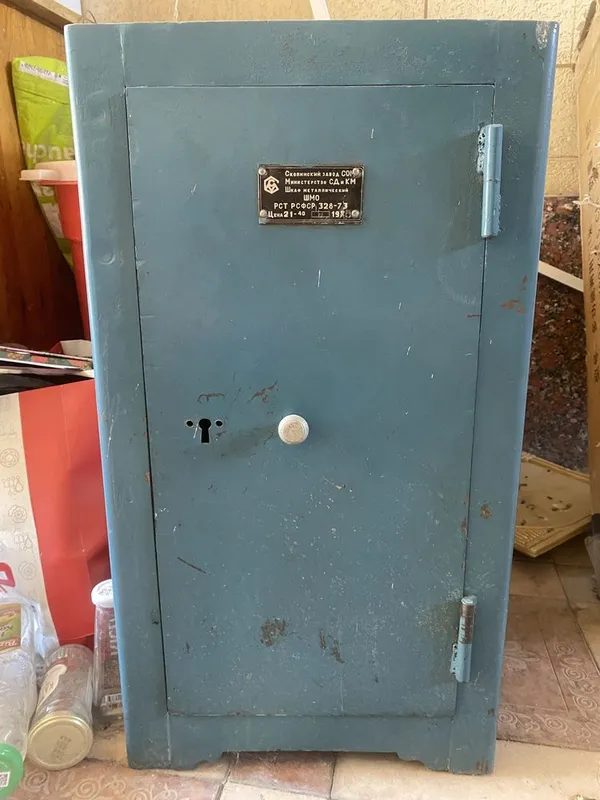 Продам сейф металлический Продам сейф металлический