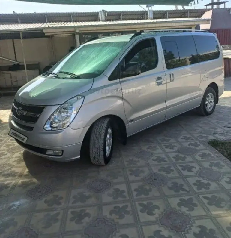 Hyundai Grand Starex