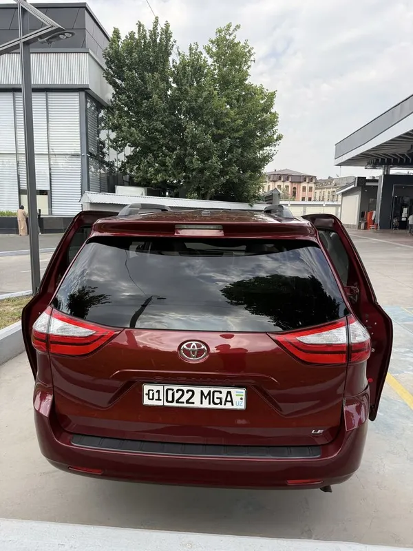 Toyota Siena семейный, удобный, идеальный, чистый, расхода нет, цену согласуем 7