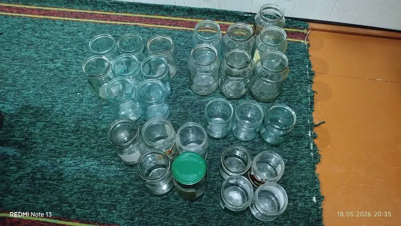 Продаются банки 1л,и 07л. Продаются банки 1л,и 07л.