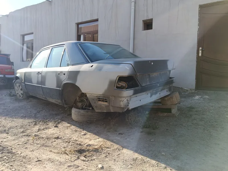 Mersedes benz 124 zapchastlari va kuzovi sotiladi — фото 3