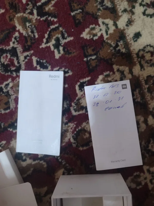 Redmi Note 9 karobkasi qogozlari bilan 3 Redmi Note 9 karobkasi qogozlari bilan 3