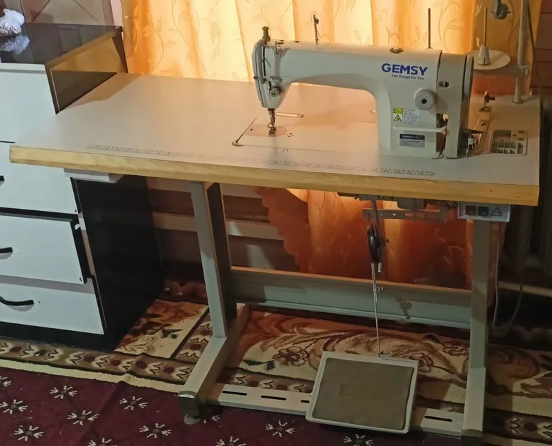 Gemsy GEM 8900 tikuv mashinasi sotiladi. 2 Gemsy GEM 8900 tikuv mashinasi sotiladi. 2