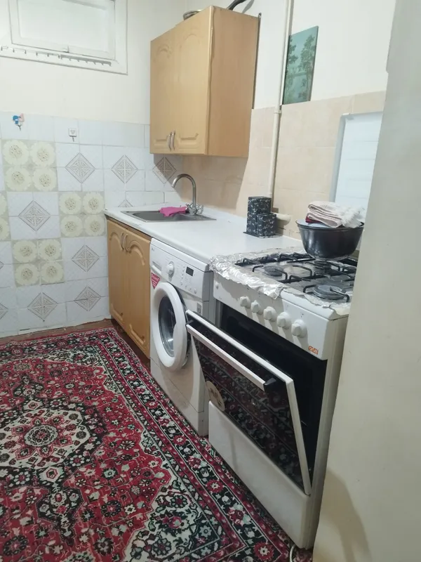 Chilonzor 23da bir xonali sotiladi 4 Chilonzor 23da bir xonali sotiladi 4