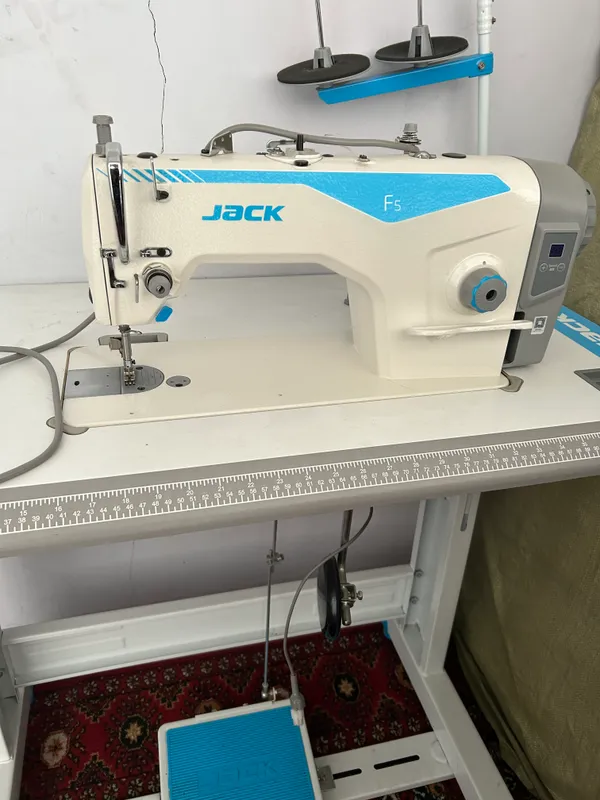 Швейная машина «Jack” F 5 2 Швейная машина «Jack” F 5 2