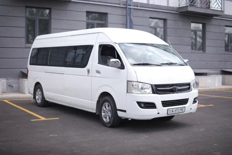 Toyota Haice 2013-yil Gaz benzin