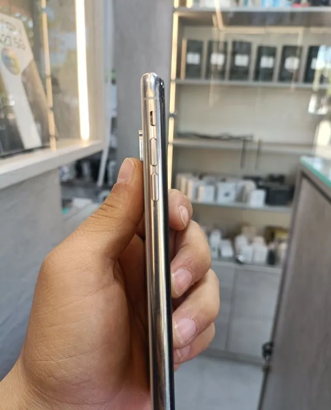 iPhone X в хорошем состоянии 5