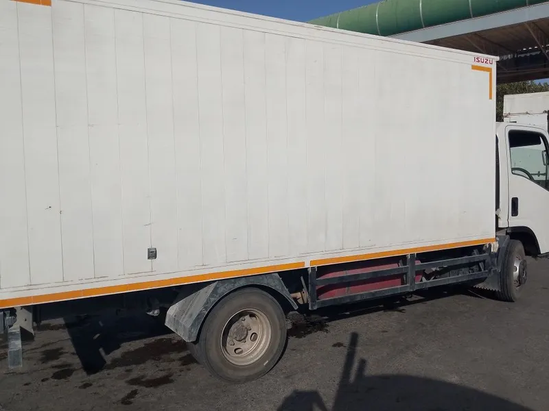 Isuzu avtomobili 5