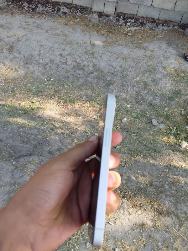 iPhone 13 sotiladi 2 iPhone 13 sotiladi 2