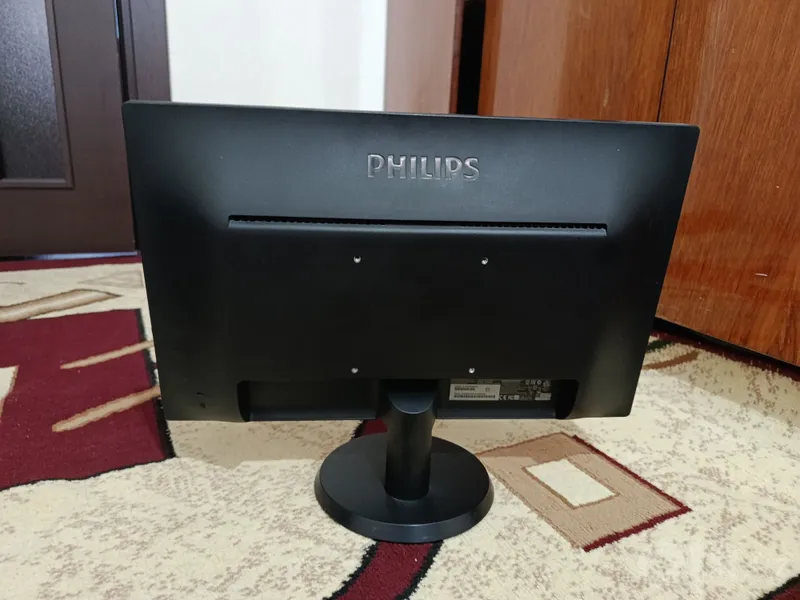 Мониторы Samsung и Philips 3 Мониторы Samsung и Philips 3