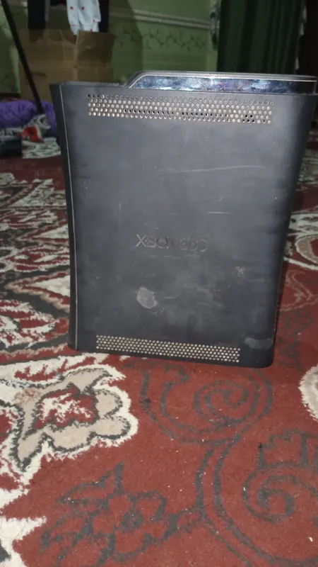 Игровая приставка Xbox 360, 128 GB памяти 3 Игровая приставка Xbox 360, 128 GB памяти 3