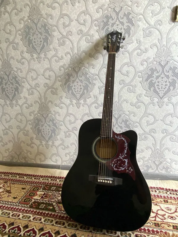 Akustika gitaramiz sotiladi 40 razmeri 1