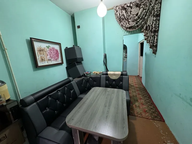 Uy sotiladi 4 xonali 5 qavatli domni 2 qavatida hamma sharoitlari bor